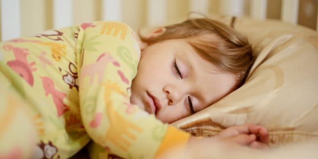 Schlaf_Ruhepausen_ART_Bettnaessen_bei_Kindern_123_650.jpg