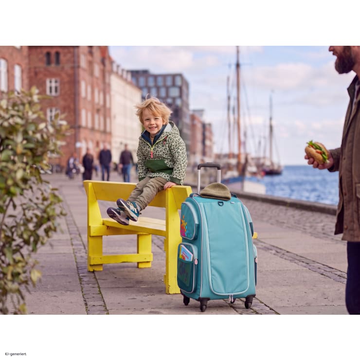 Kinder-Schranktrolley, 4 Rollen, KI-generiertes Bild