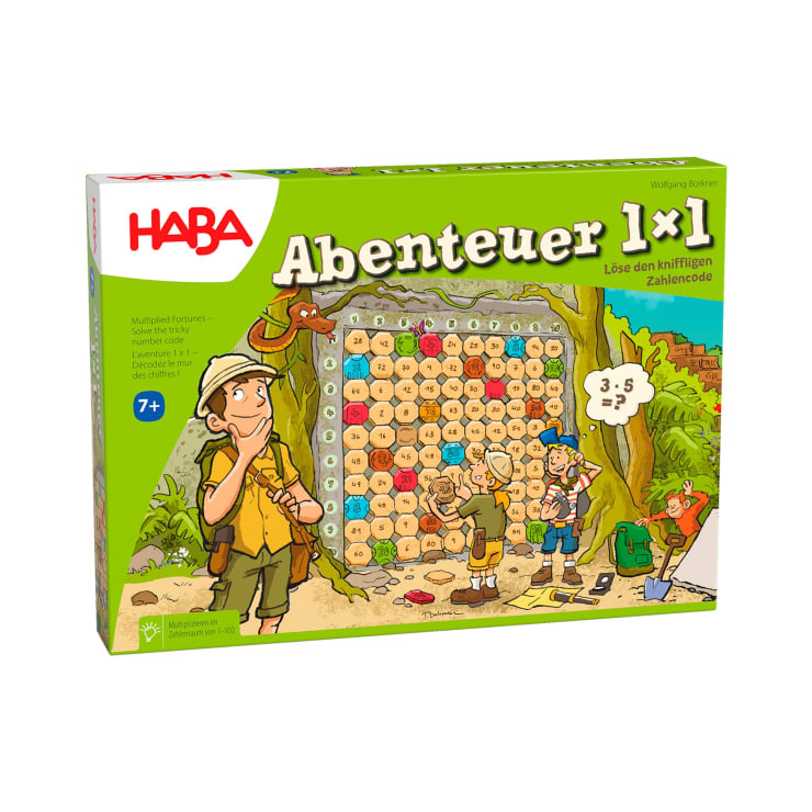 Eine Brettspielschachtel mit der Aufschrift HABA Abenteuer 1x1 zeigt Cartoon-Entdecker vor einer Wand mit nummerierten Stiften und Spielsteinen. Das Spiel ist für Kinder ab 7 Jahren geeignet und scheint sich auf Multiplikation und mathematische Herausforderungen zu konzentrieren.