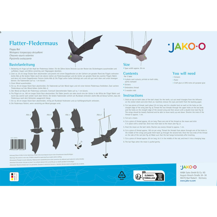 Bauanleitung für ein Fledermaus-Mobile in Form eines Bausatzes. Der Bogen enthält Bilder der fertigen Fledermaus in verschiedenen Flugpositionen, eine Bauanleitung in Deutsch und Englisch, eine Teileliste und das JAKO-O Logo.