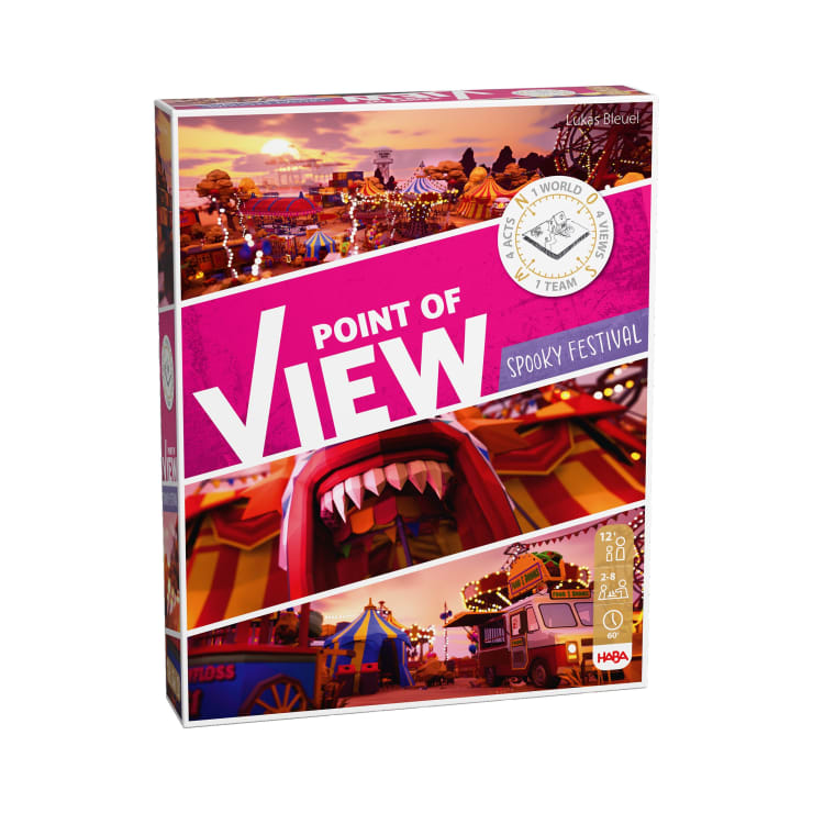 Das Bild zeigt ein verpacktes Brettspiel mit dem Titel Point of View: Spooky Festival. Die Schachtel zeigt bunte Festszenen, einen großen offenen Mund und Karnevalselemente. Auf der Vorderseite sind Spieldetails und Spielersymbole zu sehen.