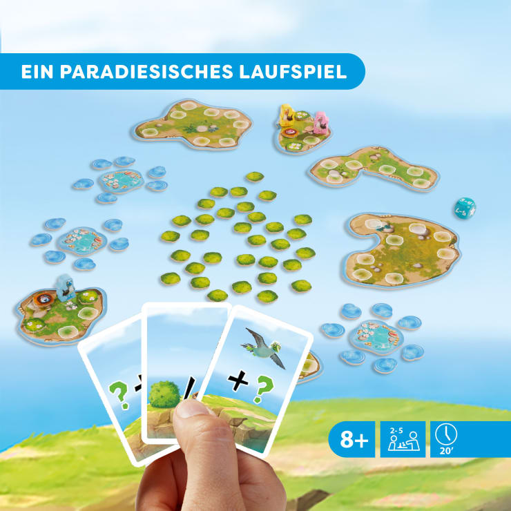 Eine Hand hält drei illustrierte Karten über einem Tischspiel mit Tierfiguren, Inseln und runden Feldern. Der deutsche Text am oberen Rand lautet "Ein paradiesisches Laufspiel". Die Spieldetails zeigen "8+", "2-5" und "20".