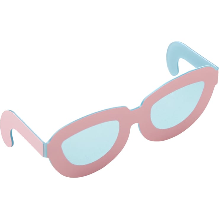 Eine Sonnenbrille im Cat-Eye-Stil mit hellblauen Gläsern und rosafarbenem Rahmen, dargestellt auf weißem Hintergrund.