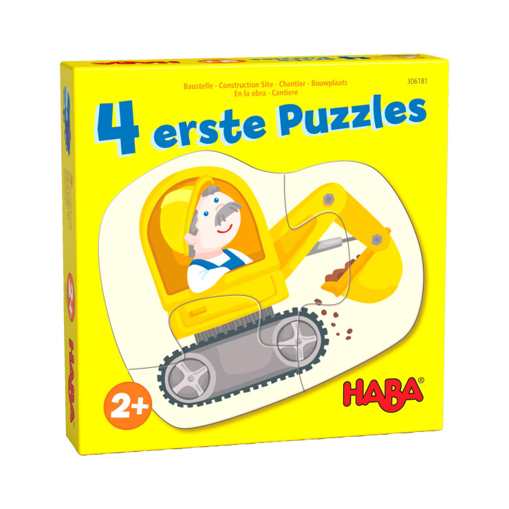 Auf einer gelben HABA-Puzzlebox mit der Aufschrift 4 erste Puzzles ist eine Person abgebildet, die einen Bagger bedient. Die Box ist für Kinder ab 2 Jahren geeignet und enthält Puzzles zum Thema Baustelle.