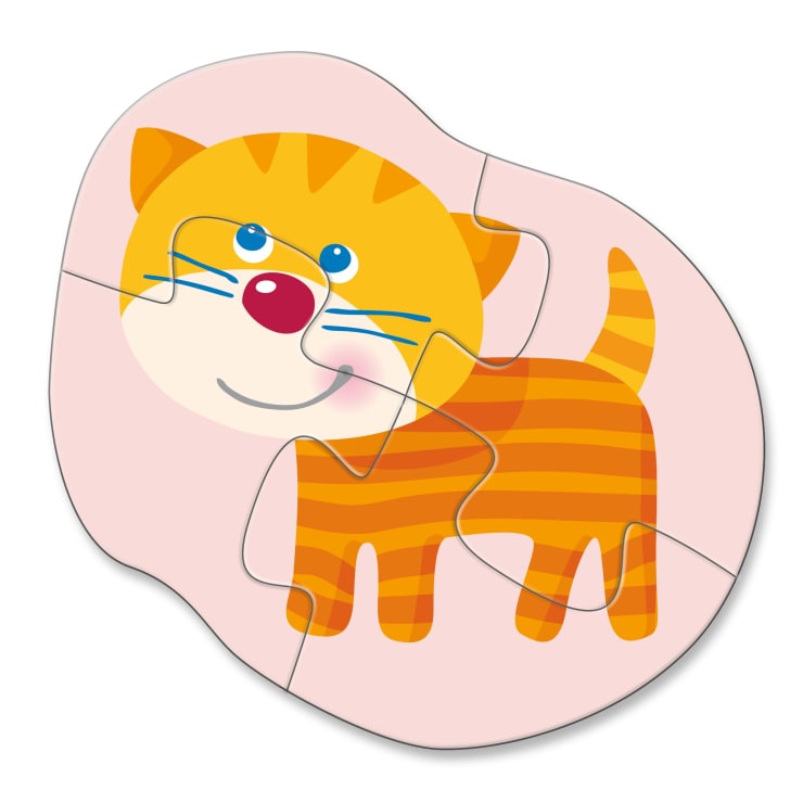 Ein fünfteiliges Puzzle, das eine orangefarbene Katze mit Streifen, blauen Schnurrhaaren, einer roten Nase und einem rosa Hintergrund zeigt. Die Puzzleteile werden zusammengesetzt und bilden das Bild der lächelnden Katze.