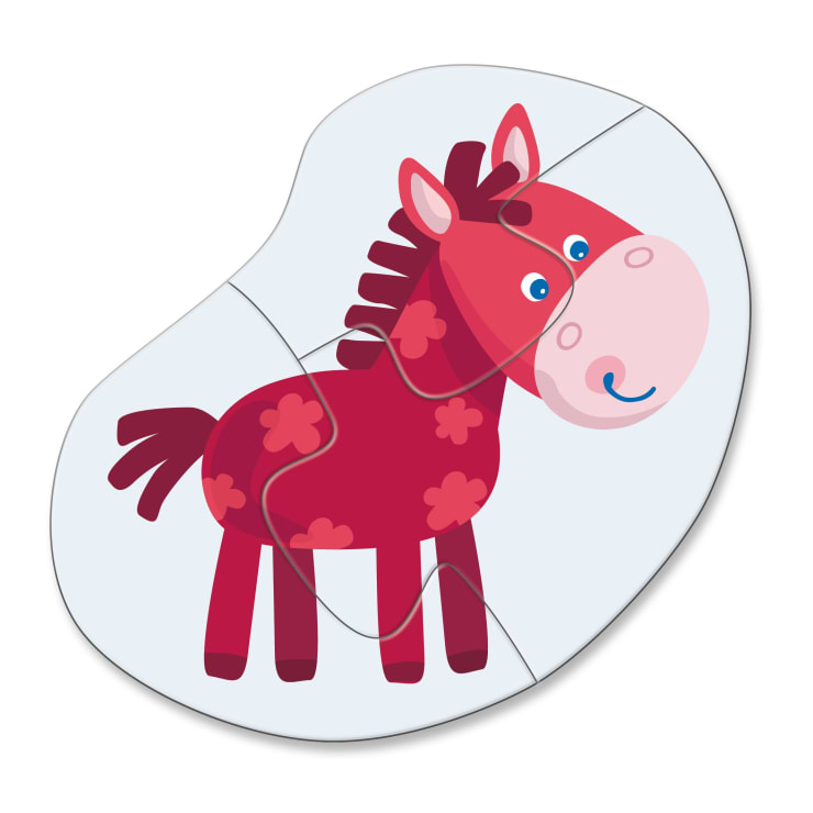 Ein vierteiliges Puzzle, das ein rotes Cartoon-Pferd mit rosa Nase, blauen Augen und blumenförmigen Flecken auf einem weißen, unregelmäßig geformten Hintergrund zeigt.