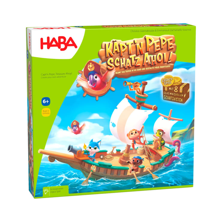 Die Abbildung zeigt eine bunte Brettspielschachtel mit dem Titel Käptn Pepe Schatz Ahoi! von HABA. Auf dem Titelbild sind Tierfiguren abgebildet, die auf einem Holzschiff auf dem Meer segeln. Das Spiel ist für Kinder ab 6 Jahren geeignet.