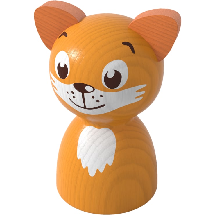 Eine Spielzeugfigur aus Holz, bemalt in Form einer orangefarbenen Katze mit weißen Markierungen, großen Augen, einem lächelnden Mund und spitzen Ohren. Die Oberfläche weist eine sichtbare Holzmaserung auf.