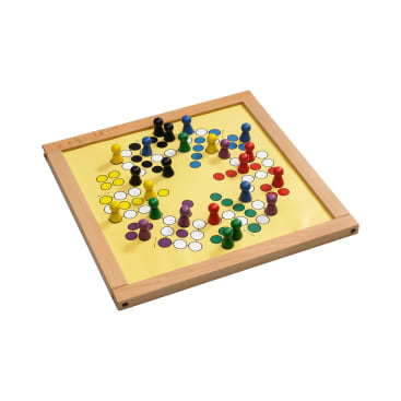 Ein Brettspiel aus Holz mit farbigen Kreisen und passenden farbigen Spielsteinen, darunter rot, grün, gelb, blau, lila und schwarz, die in Pfaden auf gelbem Hintergrund angeordnet sind.