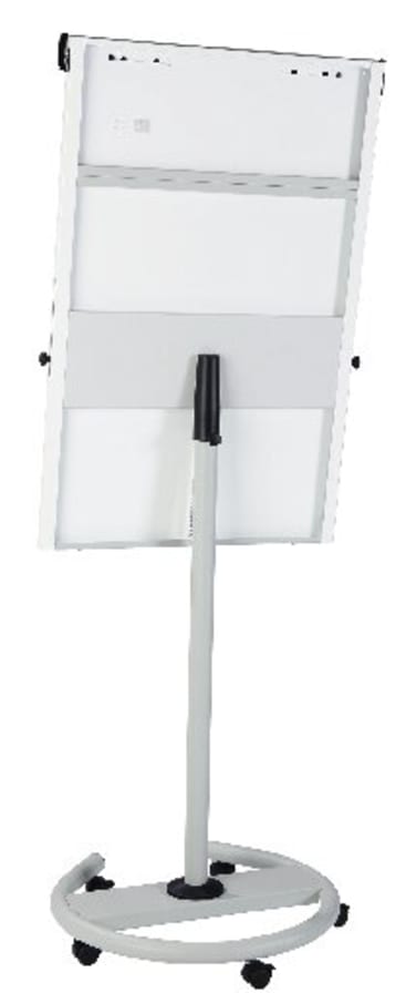 Ein mobiles Whiteboard auf einem Ständer mit Rädern ist von hinten zu sehen. Die Tafel ist vertikal ausgerichtet, und der Sockel ist rund und hat eine einzige Stange.