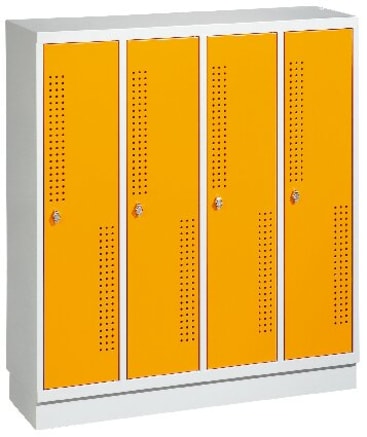 Ein weißer Metallschrank mit vier vertikalen Türen, die jeweils orange lackiert sind und eine Reihe kleiner Lüftungslöcher sowie ein Schlüsselschloss in der Mitte jeder Tür aufweisen.