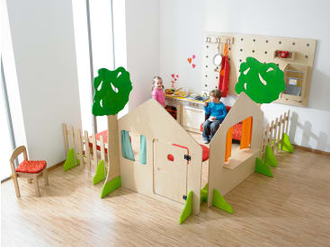 Trennwandhaus zum Bauen mit Tür und Baum