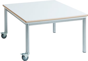 Ein quadratischer, weißer Tisch mit Metallbeinen und Rädern an zwei der Beine, dargestellt vor einem schlichten weißen Hintergrund.