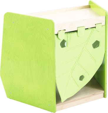 Eine kleine Aufbewahrungseinheit aus Holz mit hellgrünen Seiten und einer passenden grünen Stoffschlinge auf der Vorderseite, die zur Aufbewahrung von Gegenständen dient. Die Oberseite ist flach und der Stoff hat Netztaschen.