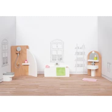 Ein minimalistisches Puppenhaus-Badezimmer mit Holzboden, Toilette, Dusche, Badewanne, Waschbecken und Handtuch, mit einfachen weißen und hölzernen Möbeln, mit aufgezogenen Fenstern und Regalen an den Wänden.
