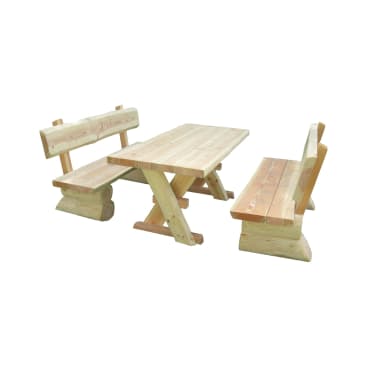 Ein Picknicktisch-Set aus Holz mit zwei Bänken. Jede Bank hat eine Rückenlehne und wird auf beiden Seiten des rechteckigen Tisches aufgestellt. Das Set ist aus hellem, unbehandeltem Holz gefertigt.
