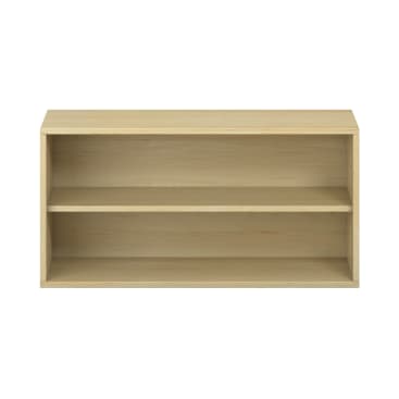 Ein rechteckiges Bücherregal aus hellem Holz mit zwei offenen Fächern, von vorne gesehen vor einem weißen Hintergrund. Das Design ist einfach und schnörkellos.