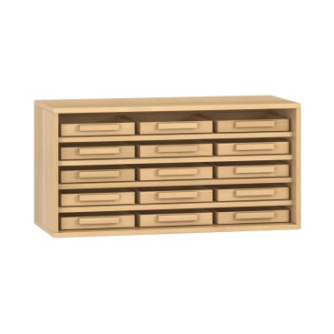 Ein Schrank aus hellem Holz mit drei Reihen von fünf rechteckigen Schubladen, jede mit einem horizontalen Griff versehen. Der Schrank ist vor einem schlichten weißen Hintergrund abgebildet.