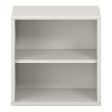 Ein weißes, rechteckiges Bücherregal mit zwei Fächern, offener Front, einfachem Design und glatter Oberfläche. Das Regal ist leer und wurde vor einem weißen Hintergrund fotografiert.