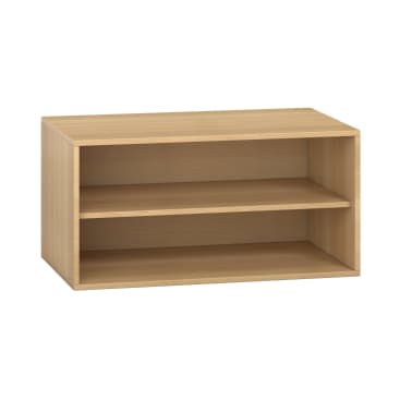 Ein rechteckiges, offenes Regal aus hellem Holz mit einem horizontalen Fachboden, der zwei Ablagefächer bildet, vor einem schlichten weißen Hintergrund.