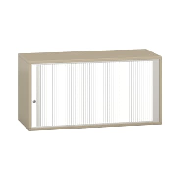 Ein rechteckiger beigefarbener Metallschrank mit einer einzelnen durchsichtigen Schiebetür mit vertikalen Linien und einem kleinen runden Griff auf der linken Seite. Der Schrank ist vor einem weißen Hintergrund platziert.