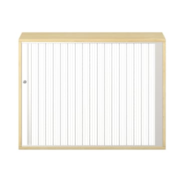 Rechteckiger Holzschrank mit hellem Rahmen und weißer, vertikal gerillter Schiebetür mit einem kleinen runden Griff auf der linken Seite.