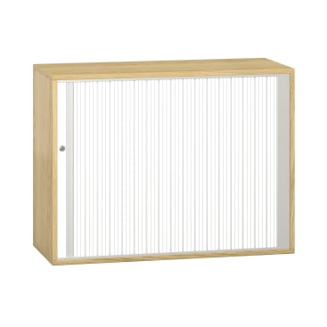 Ein rechteckiger Holzschrank mit heller Holzoberfläche und einer weißen, vertikal gerippten Schiebetür mit einem kleinen runden Metallgriff auf der linken Seite.