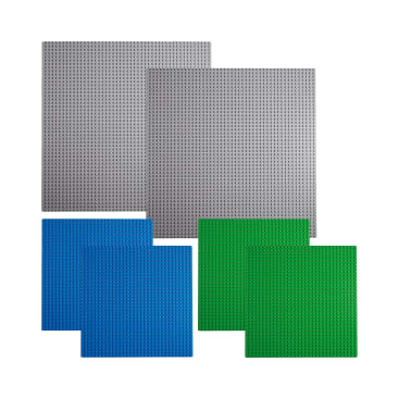 Diese Set aus Lego ® Classic Bauplatten sorgt dafür, dass kreative, kindliche Bau-Ideen auf solidem Grund entstehen können! Die Noppen geben Lego ® Steinen und anderen Bauelementen festen Halt. Damit legen die Platten im wahrsten Sinne des Wortes die ideale Grundlage zum Bauen, Spielen oder auch Transportieren von fertigen Bauwerken.