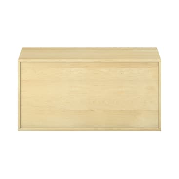 Eine rechteckige, helle Aufbewahrungsbox oder -bank aus Holz mit einer flachen Oberseite und einer glatten Vorderseite, abgebildet auf einem schlichten weißen Hintergrund.
