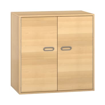 Ein Schrank aus hellem Holz mit zwei geschlossenen Türen und ovalen, silbernen Griffen vor einem schlichten weißen Hintergrund. Das Design ist einfach und rechteckig.