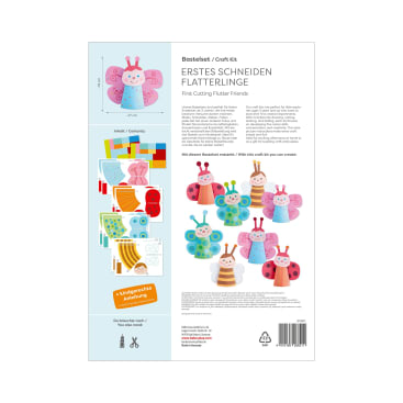 Ein Bastelpaket mit bunten Schmetterlings- und Insektenmotiven für Kinder. Das Set trägt den Titel First Cutting Flutter Friends und enthält Papierbögen, Anleitungen und Bilder der fertigen Bastelarbeiten.