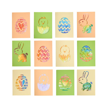 Zwölf farbenfrohe, in einem Raster angeordnete Osterkarten mit handgezeichneten Motiven von Ostereiern, Küken, Herzen und Hasen auf pastellfarbenen Hintergründen.