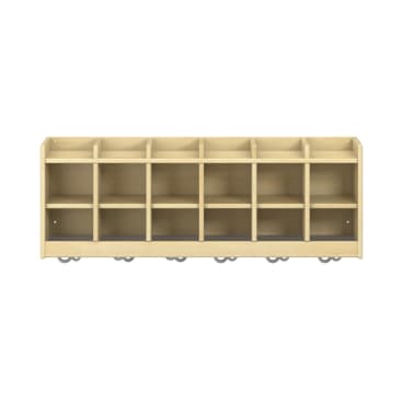 Vorderansicht eines Holzschranks mit zehn Fächern und fünf Metallhaken am Boden. Der Schrank ist leer und steht vor einem schlichten weißen Hintergrund.