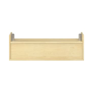 Ein rechteckiges Holzregal mit einer hellen Holzoberfläche, von vorne gesehen. Die Seiten ragen leicht über die flache Oberfläche hinaus, und an der Rückseite sind Metallbügel für die Wandmontage sichtbar.