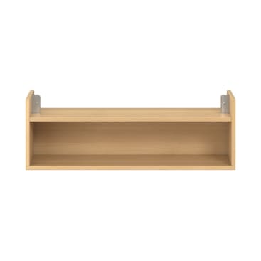 Ein rechteckiges Wandregal aus hellem Holz mit zwei vertikalen Seitenwänden und einem flachen Sockel, der auf jeder Seite mit Metallklammern befestigt ist, isoliert auf weißem Hintergrund.