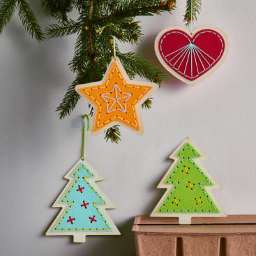 Sachenmacher Holz-Stickanhänger, Bastelset Weihnachten, 12 St., ab 5 J