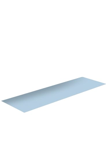 Ein dünnes, flaches, rechteckiges Blatt mit hellblauer Farbe ist auf weißem Hintergrund abgebildet, schräg betrachtet.