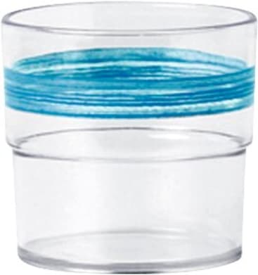 Ein klares Trinkglas mit einem dicken horizontalen blauen Wirbel um den oberen Teil. Das Glas ist leer und hat gerade Seiten.