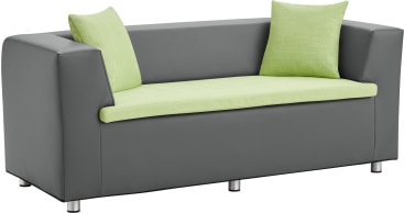 2-Sitzer mit Kissen