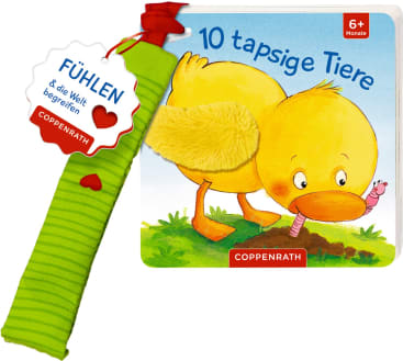 Ein Kinderbuch mit dem Titel 10 tapsige Tiere mit einer Illustration eines gelben Entleins, das einen Wurm betrachtet. Das Buch hat ein grünes, strukturiertes Stoffband und ein rotes Band. Empfohlen für Kinder ab 6 Monaten.