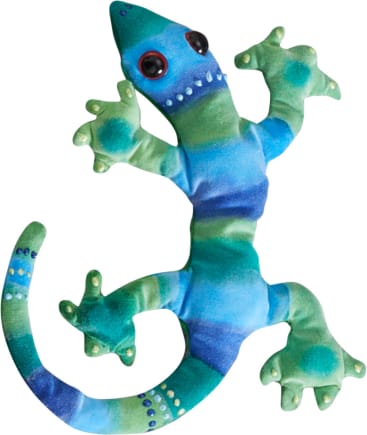 Ein ausgestopfter Gecko mit großen Augen, blauem und grünem Stoff mit Farbverlauf und kleinen dekorativen Punkten an den Füßen und im Gesicht, dargestellt auf weißem Hintergrund.