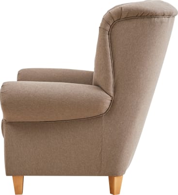 Seitenansicht eines braun gepolsterten Sessels mit Holzbeinen, der die Rückenlehne, den Sitz und die Armlehne zeigt. Der Sessel hat ein einfaches, gepolstertes Design.