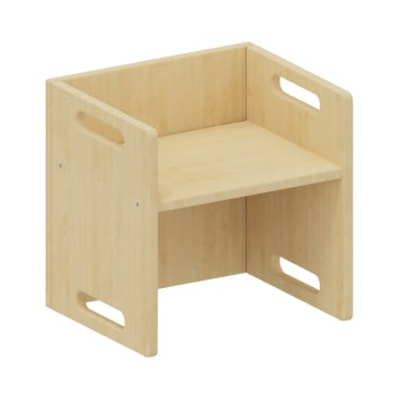 Ein Würfelstuhl aus hellem Holz mit flacher Sitzfläche, hoher Rückenlehne und offenen Seiten mit ovalen Griffausschnitten. Das Design ist einfach und funktional, geeignet für Kinder oder minimalistische Innenräume.