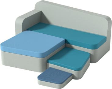 Eine modulare, moderne Sofagarnitur mit grauem Gestell, blauen und blaugrünen Kissen und Teilen in verschiedenen Höhen, darunter ein großer quadratischer Sitz, ein rechteckiger Sitz und eine kleine stufenförmige Plattform.
