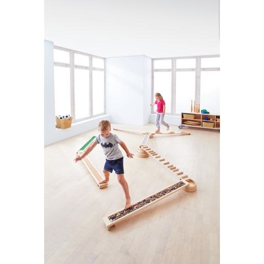 WEHRFRITZ Balancierpfad Sinne, 15 teilig | ab 2+ Jahre | Wippen, Balancieren und Karusells, portable | Für Balance und Koordination, Gleichgewicht, 